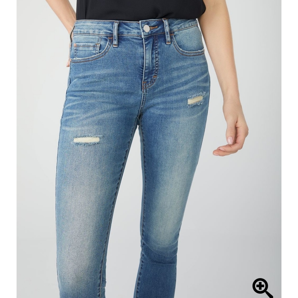 RW&CO Sculpting Skinny Jeans in Distressed Denim